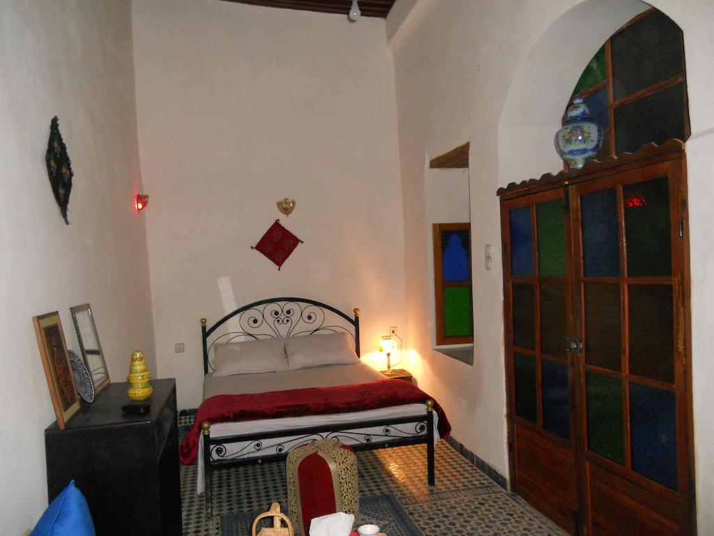 Riad Mikou Fès Zimmer foto